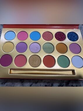 Beyond Multicolor Eyeshadow Palette — Assorted Bright & Neutral Shades